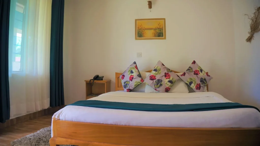 buchen-kinderfreundliche-safari angebote-Buchung-Unterkunft -safari für paare-afrika reise mit kleinen kindern-uganda safari-fort-portal-ataco